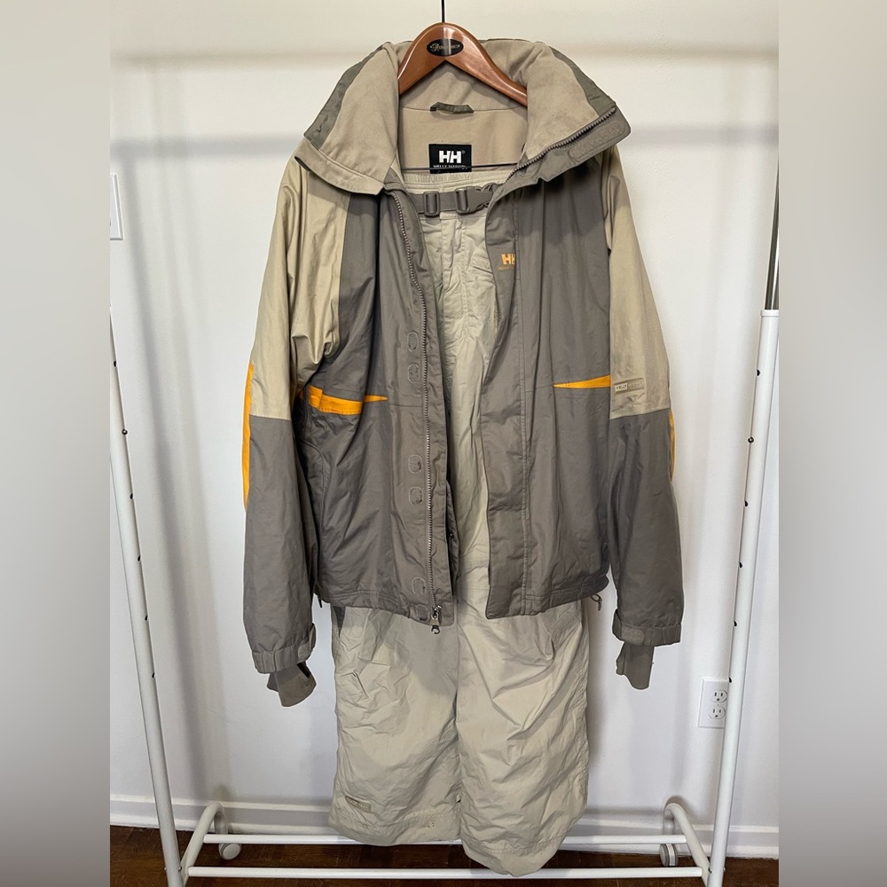 Helly Hansen Ski Jacket and Pants - Large